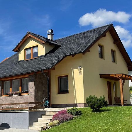 Apartman U Kovaru Kasperske Hory Ngoại thất bức ảnh